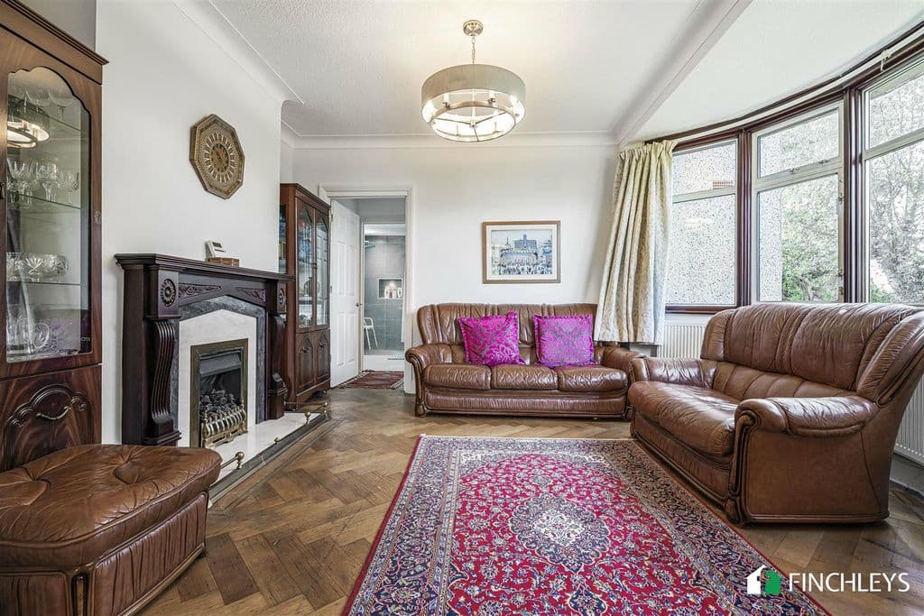 Selvage Lane, Mill Hill NW7 - Image 5