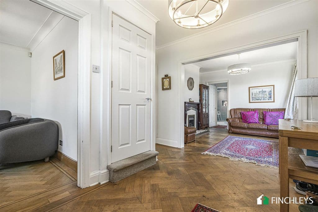 Selvage Lane, Mill Hill NW7 - Image 6