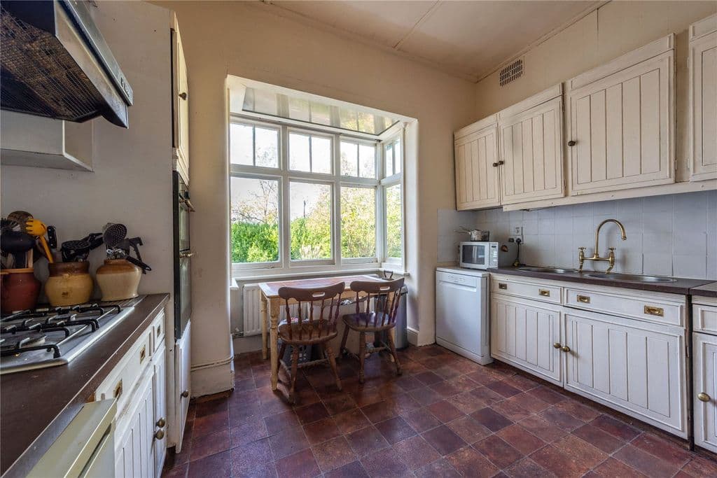 Boxhill Road, Tadworth, Surrey KT20 - Image 3