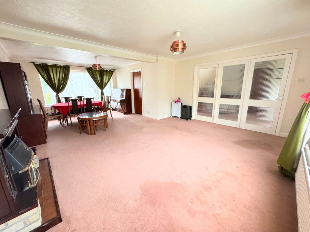 Melville Avenue, Frimley, Camberley, Surrey GU16 - Image 2