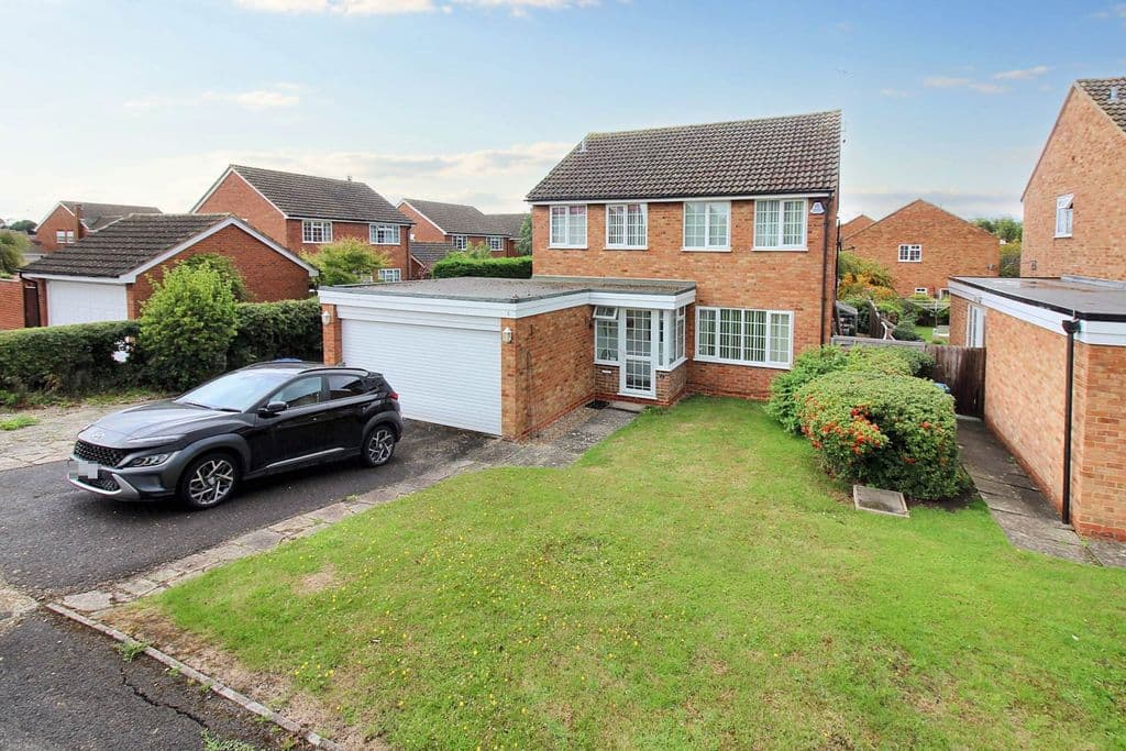 View property at Allonby Way, Aylesbury HP21