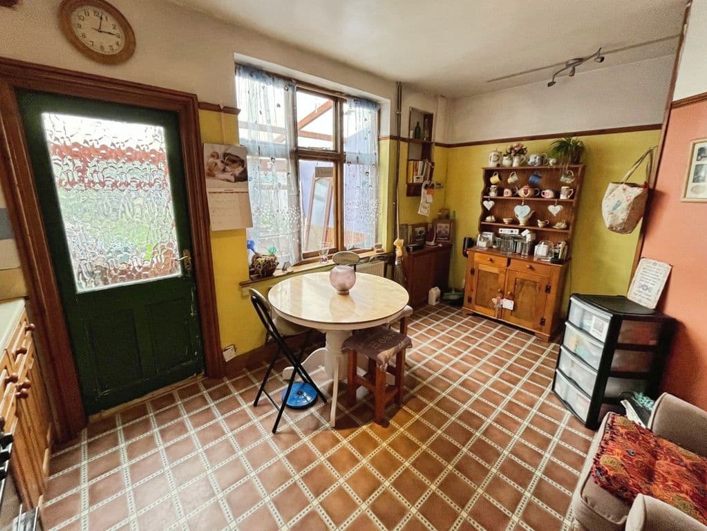 Broad Avenue, Leicester, Leicestershire LE5 - Image 3