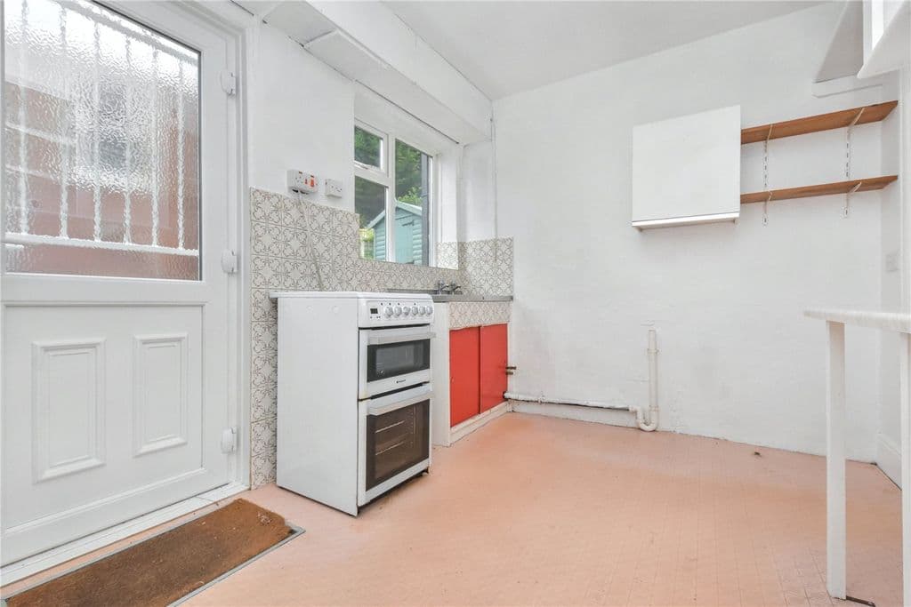 Shire Oak Road, Leeds, West Yorkshire LS6 - Image 2