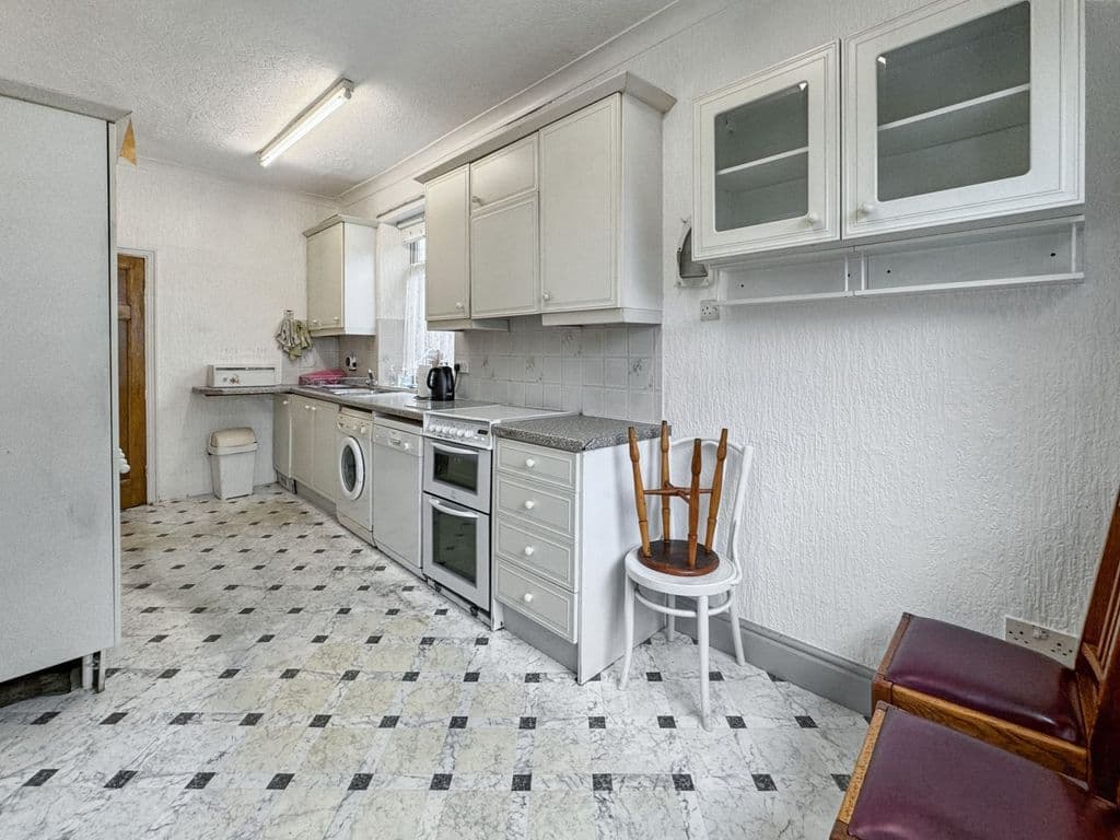 Birch Grove, Prestwich M25 - Image 7