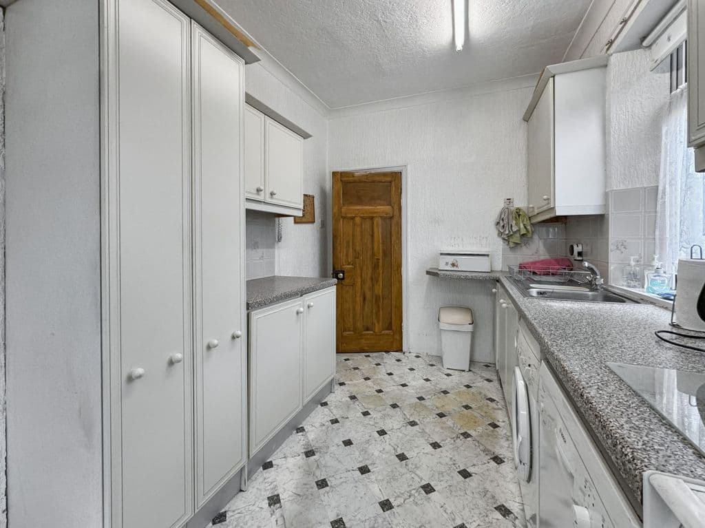 Birch Grove, Prestwich M25 - Image 9