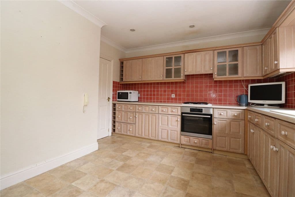 Ottershaw, Chertsey, Surrey KT16 - Image 3