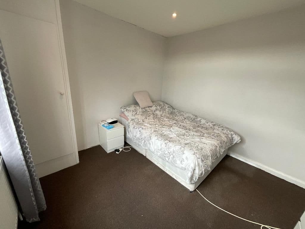 Castle Avenue, Rainham, Essex RM13 - Image 11