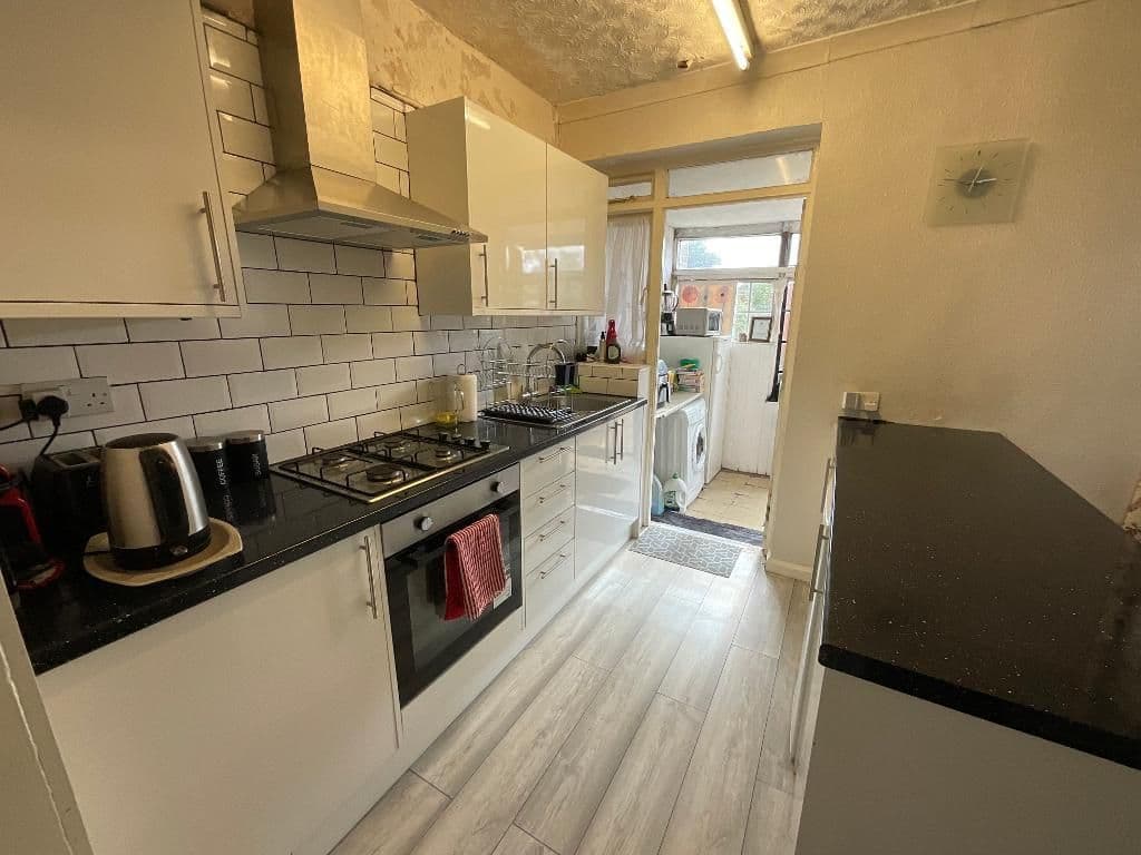 Castle Avenue, Rainham, Essex RM13 - Image 2