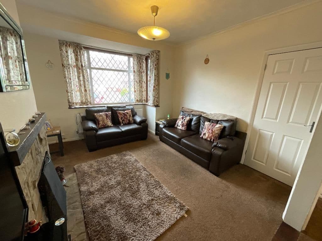 Castle Avenue, Rainham, Essex RM13 - Image 3