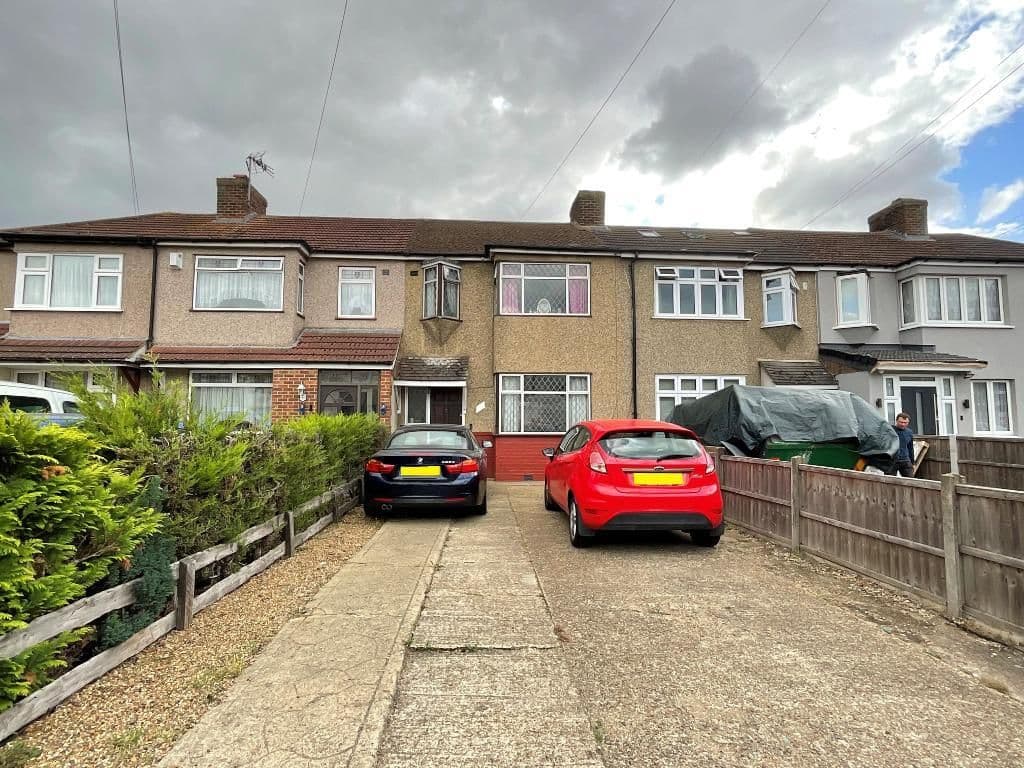 Castle Avenue, Rainham, Essex RM13 - Image 4