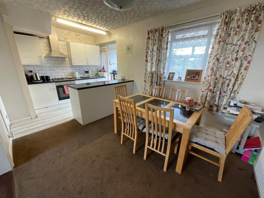 Castle Avenue, Rainham, Essex RM13 - Image 5