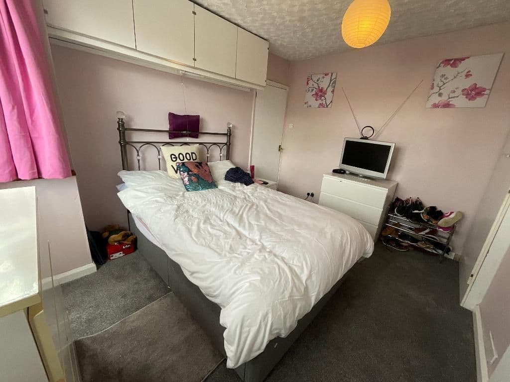 Castle Avenue, Rainham, Essex RM13 - Image 9
