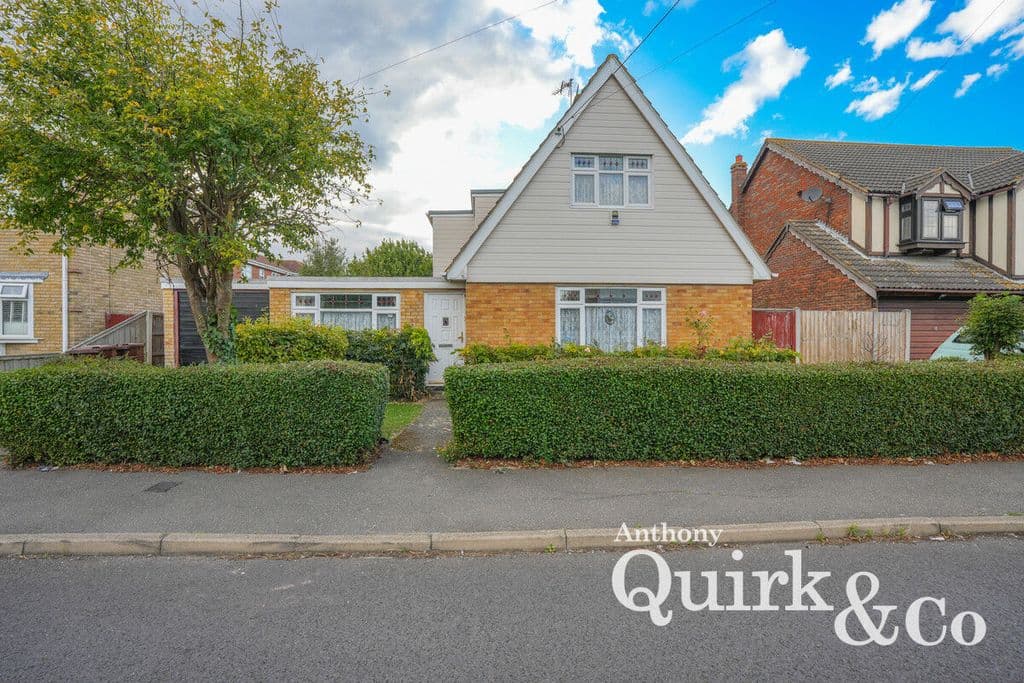 View property at May Avenue, Canvey Island SS8