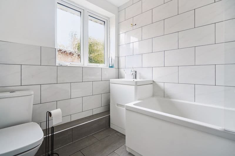Bovingdon Heights, Marlow SL7 - Image 10