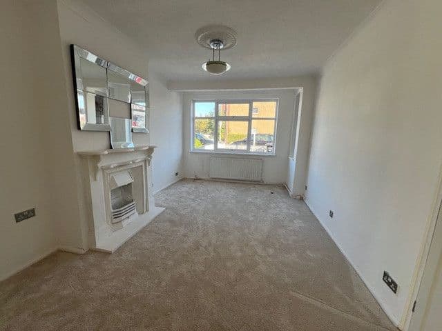 Langham Drive, Romford, Essex RM6 - Image 4