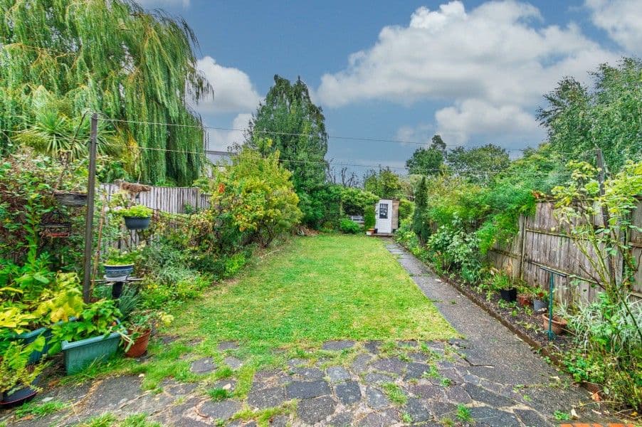 Long Lane, Finchley N3 - Image 2
