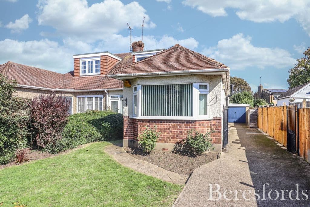 Chignal Road, Chelmsford CM1 - Image 1