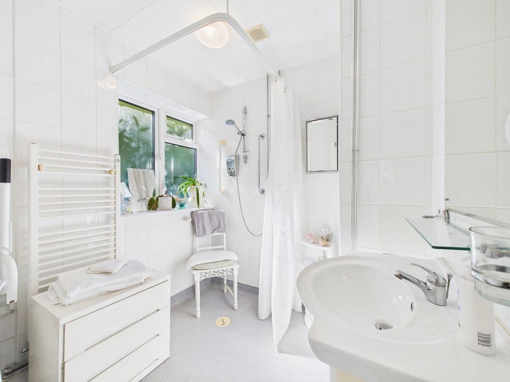 Ringley Road, Horsham RH12 - Image 7