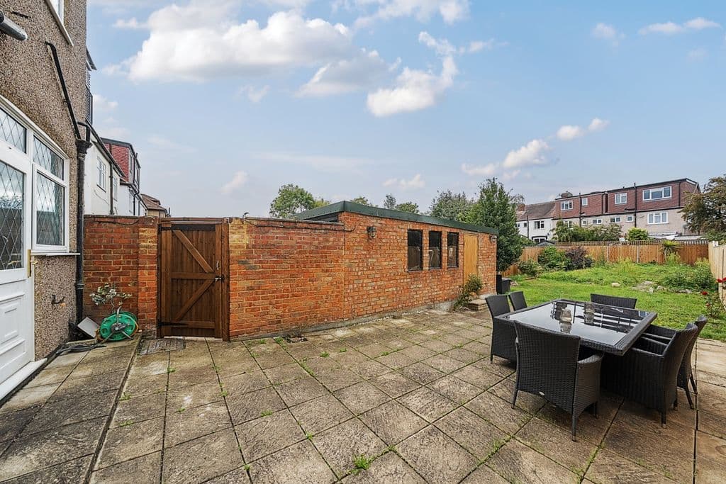Monkleigh Road, Morden SM4 - Image 10