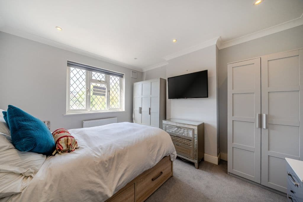 Monkleigh Road, Morden SM4 - Image 8
