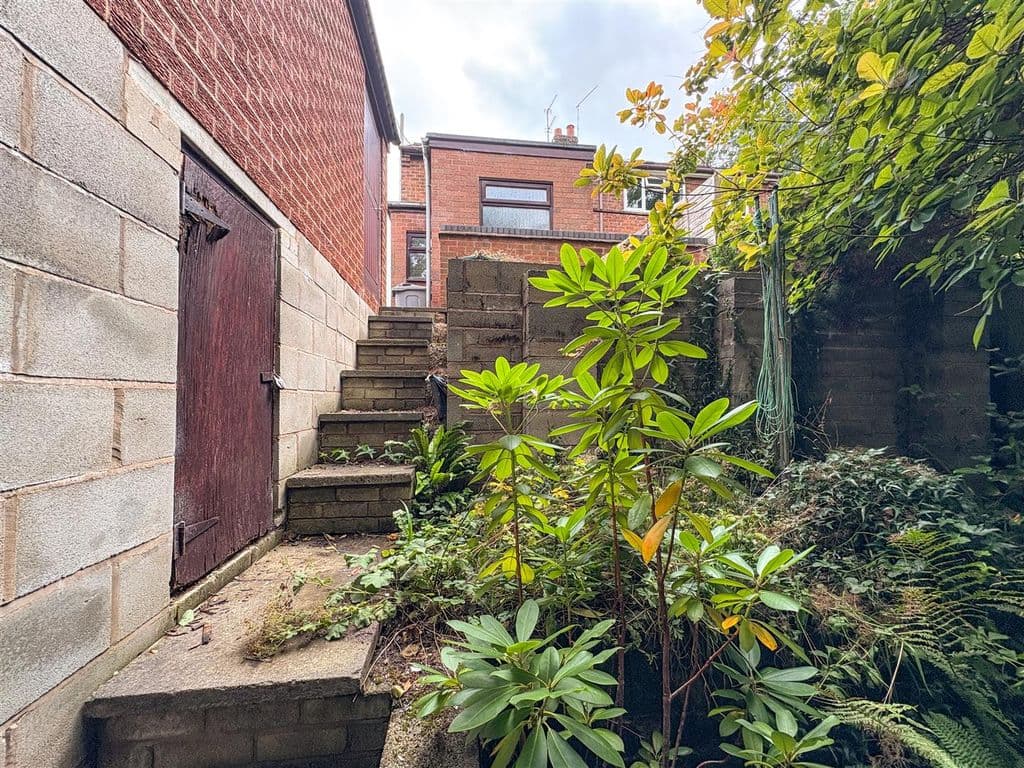 Buxton Road, Congleton CW12 - Image 2