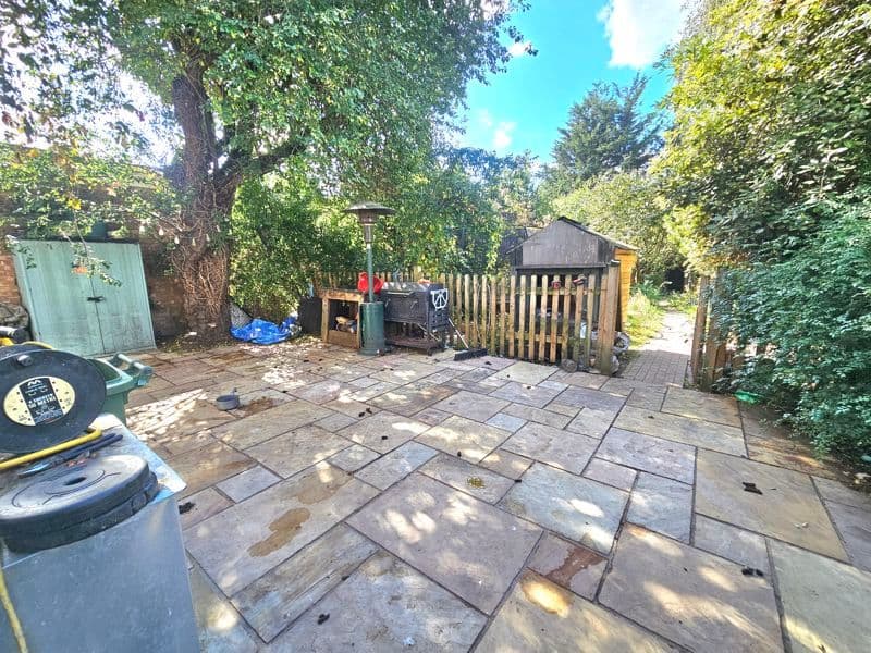 Chapel Lane, Uxbridge UB8 - Image 8