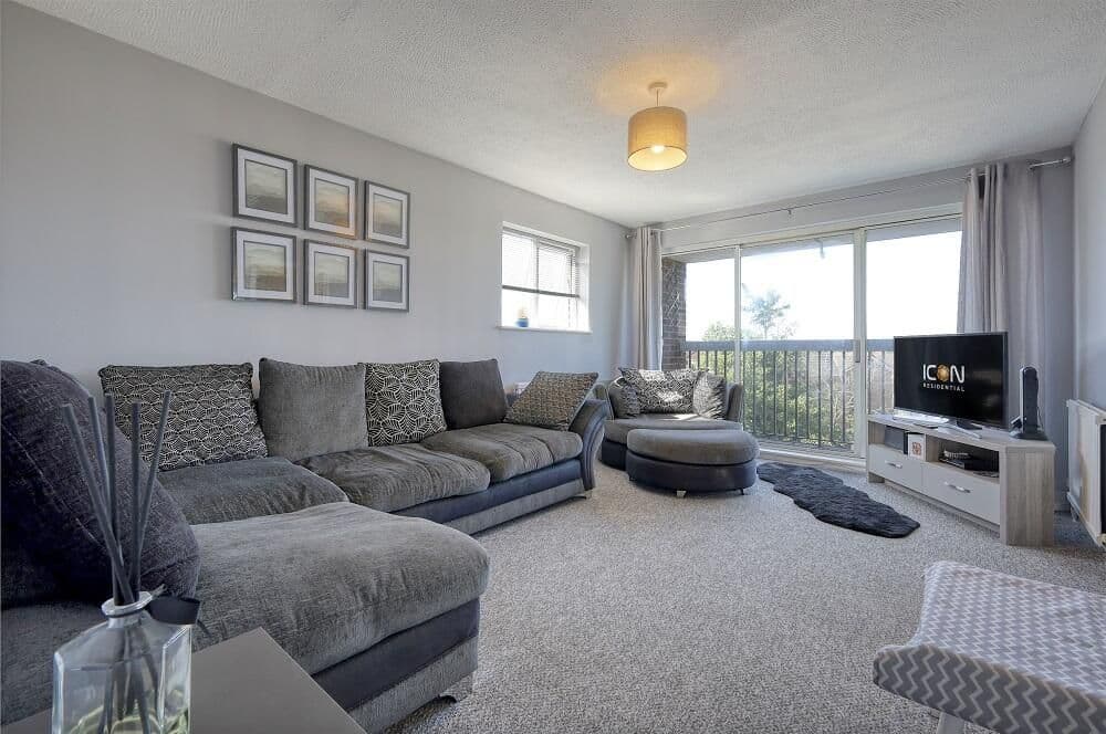 Raven Crescent, Billericay CM12 - Image 1