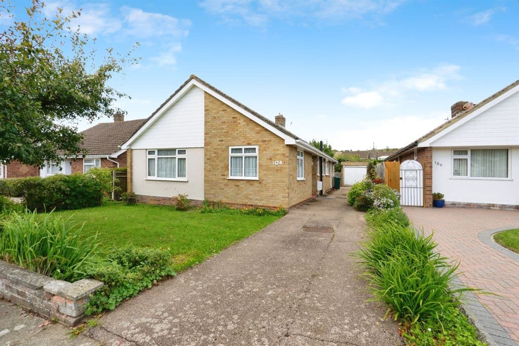 Hangleton Valley Drive, Hove BN3 - Image 2
