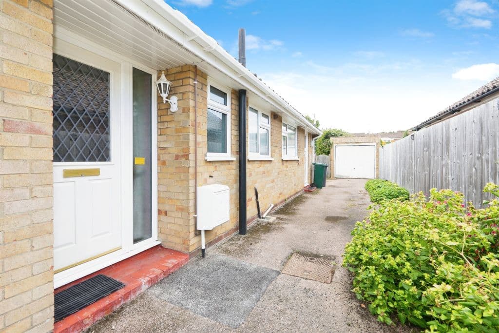 Hangleton Valley Drive, Hove BN3 - Image 3