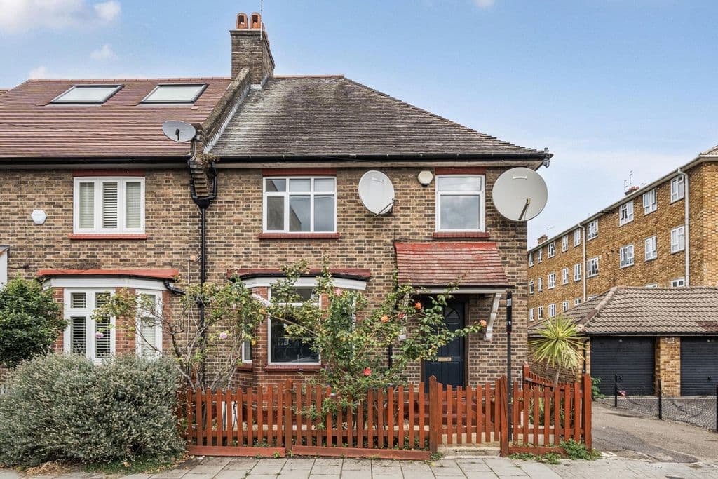 Cancell Road, London SW9 - Image 1