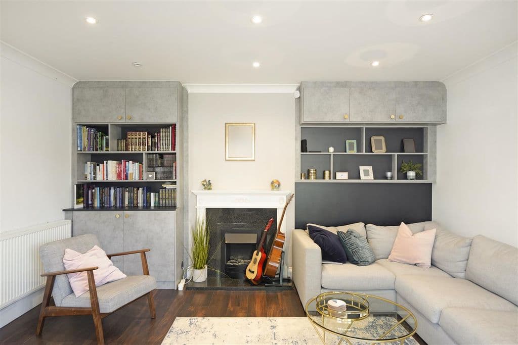 View property at Thornbury Gardens, Borehamwood WD6