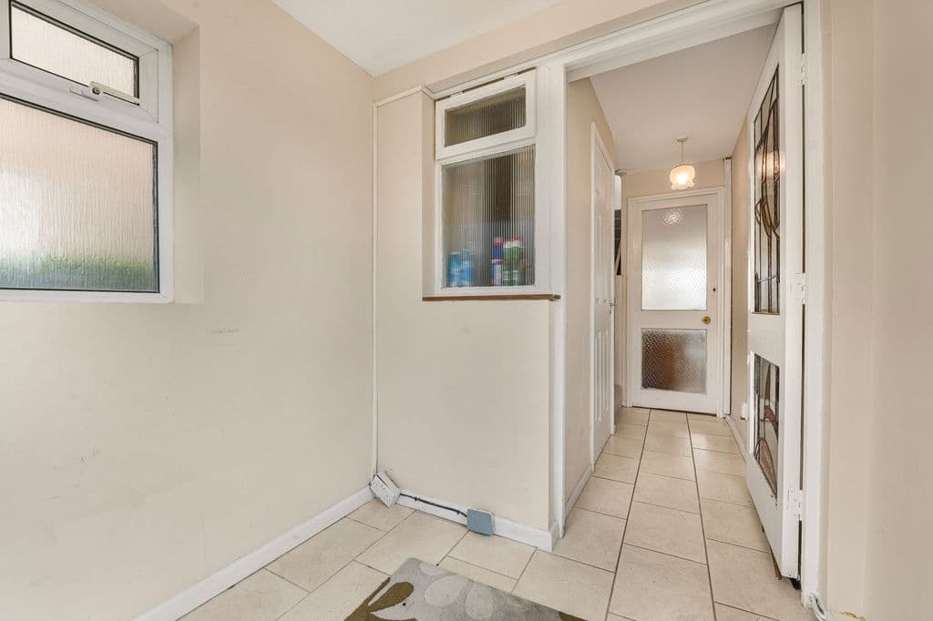 Edward Clarke Close, Danescourt CF5 - Image 3