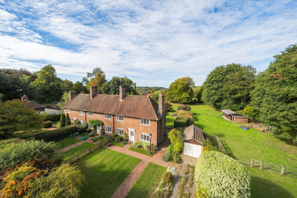 View property at Harcourt Cottages, Puttenham Hill, Puttenham GU3