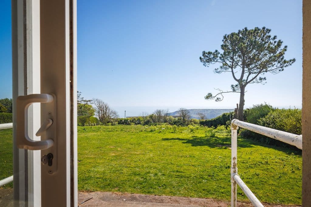 Portclew Road, Freshwater East, Pembroke SA71 - Image 3