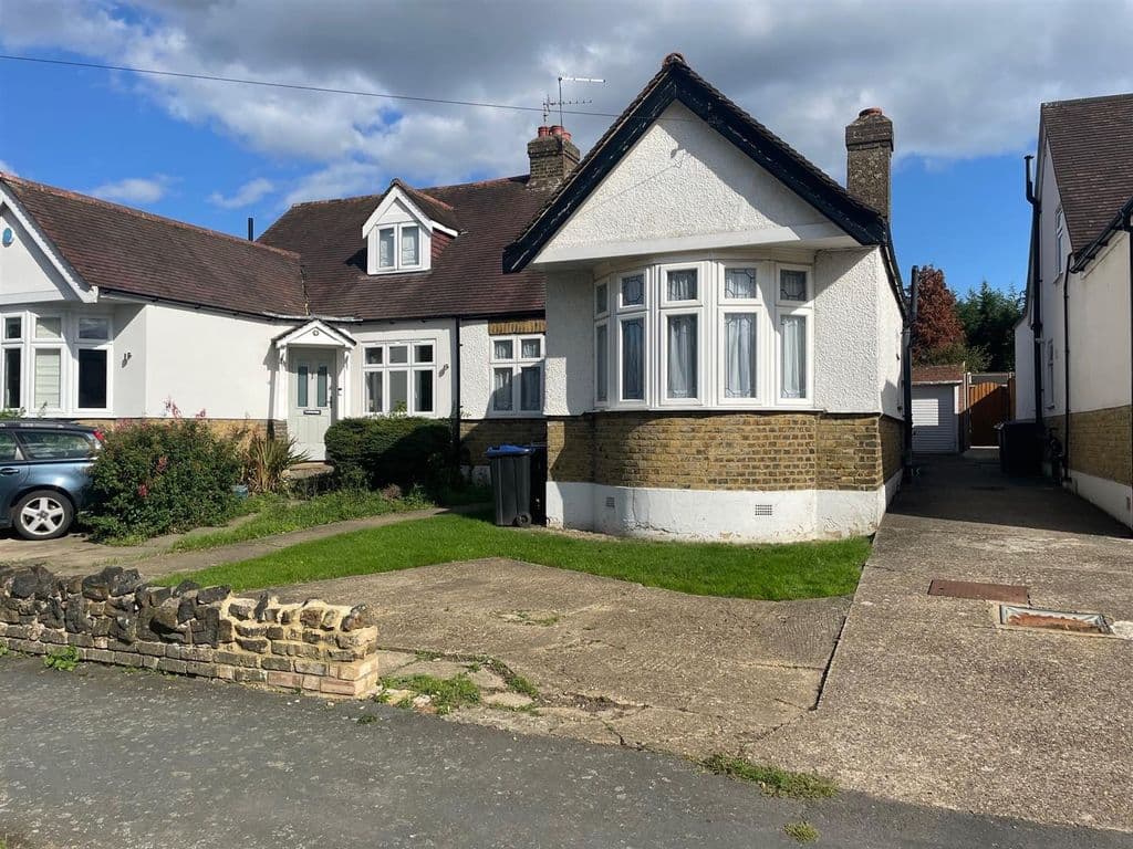 View property at Westland Drive, Brookmans Park AL9