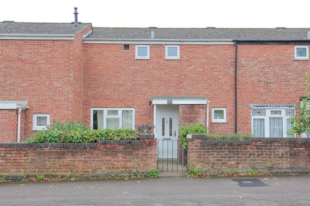 Causeway, Banbury OX16 - Image 1