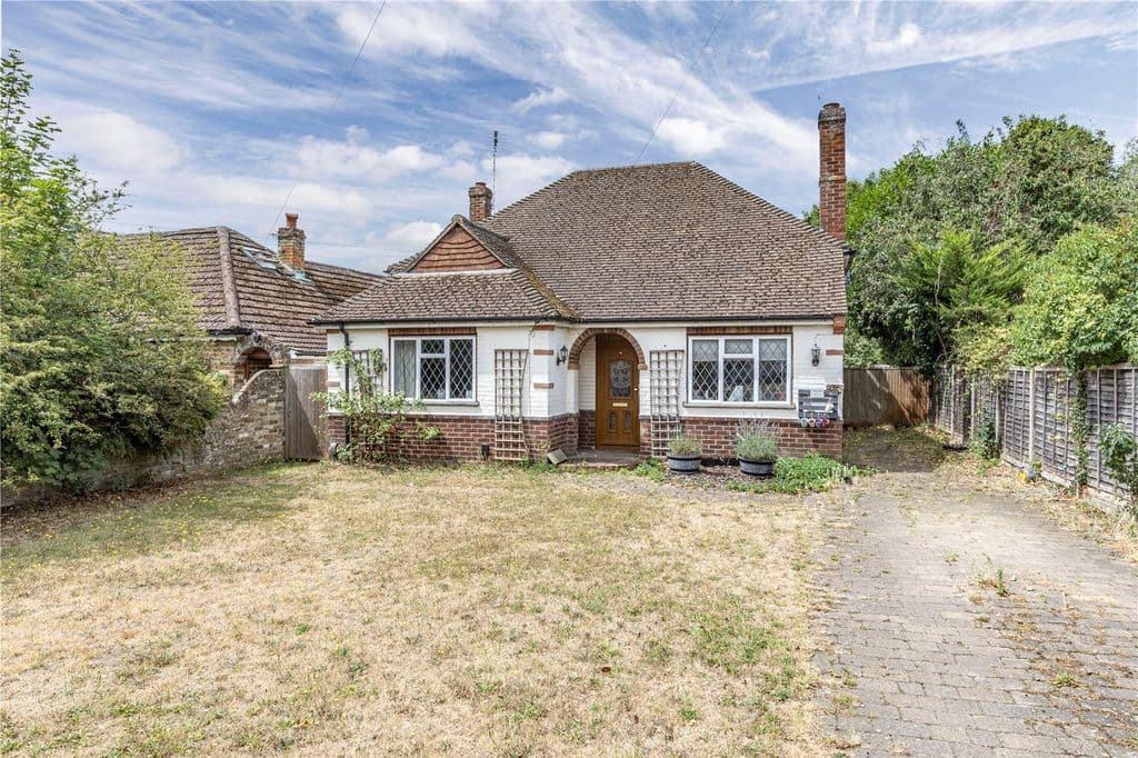 View property at Sanway Road, Byfleet, West Byfleet, Surrey KT14