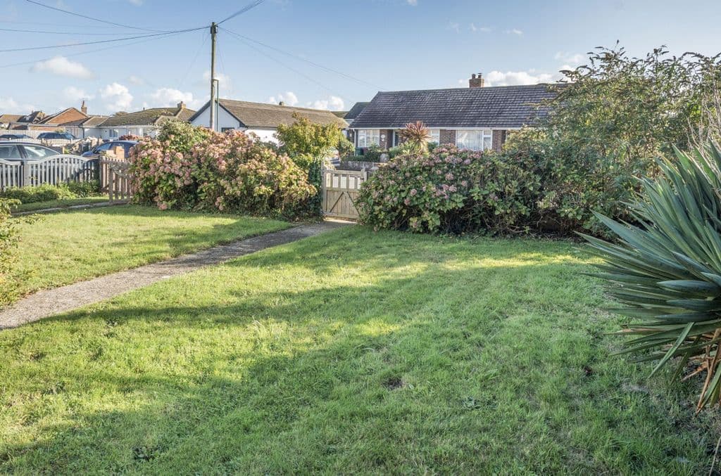 Solent Road, East Wittering PO20 - Image 3
