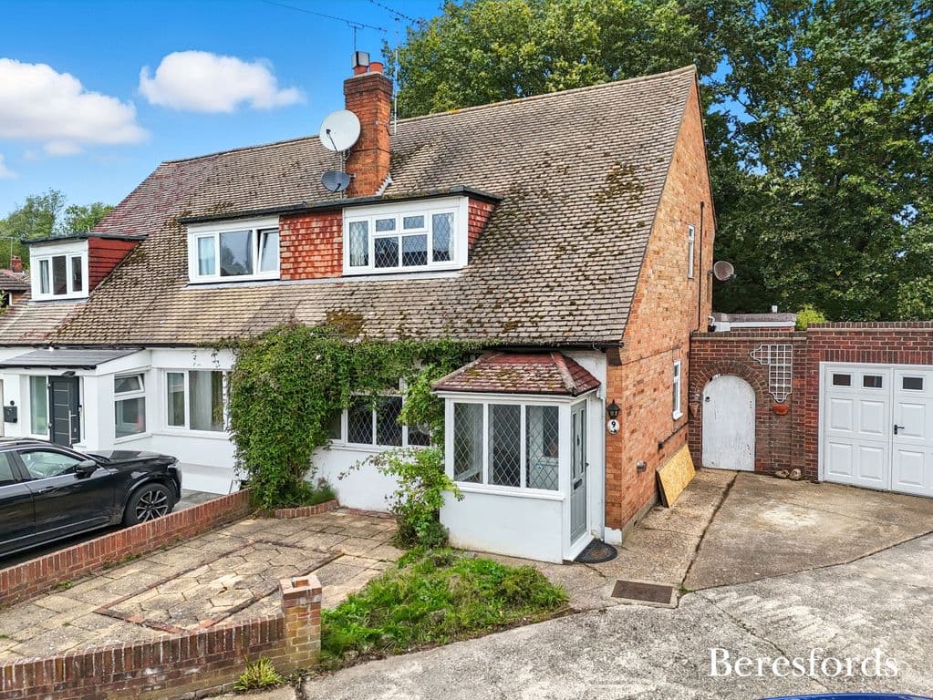 Oakbank, Hutton CM13 - Image 1