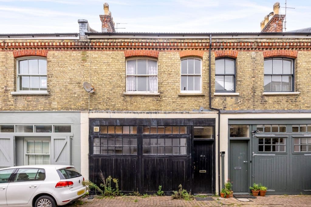 Cambridge Grove, Hove BN3 - Image 1