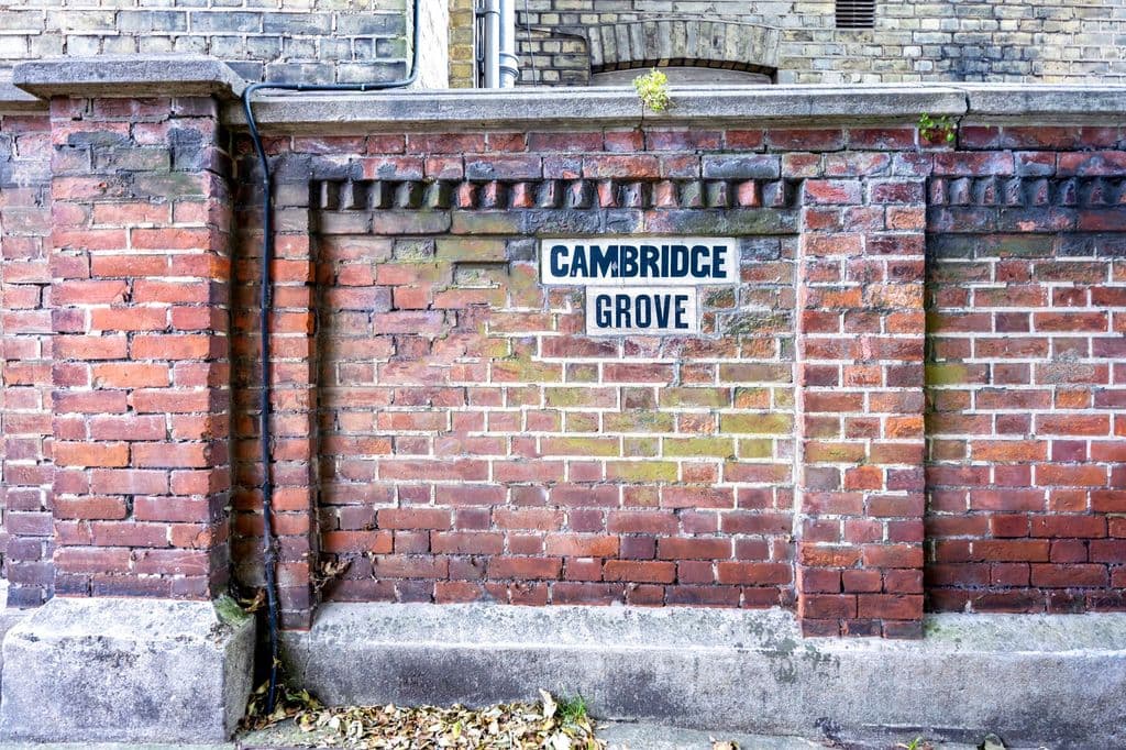 Cambridge Grove, Hove BN3 - Image 2
