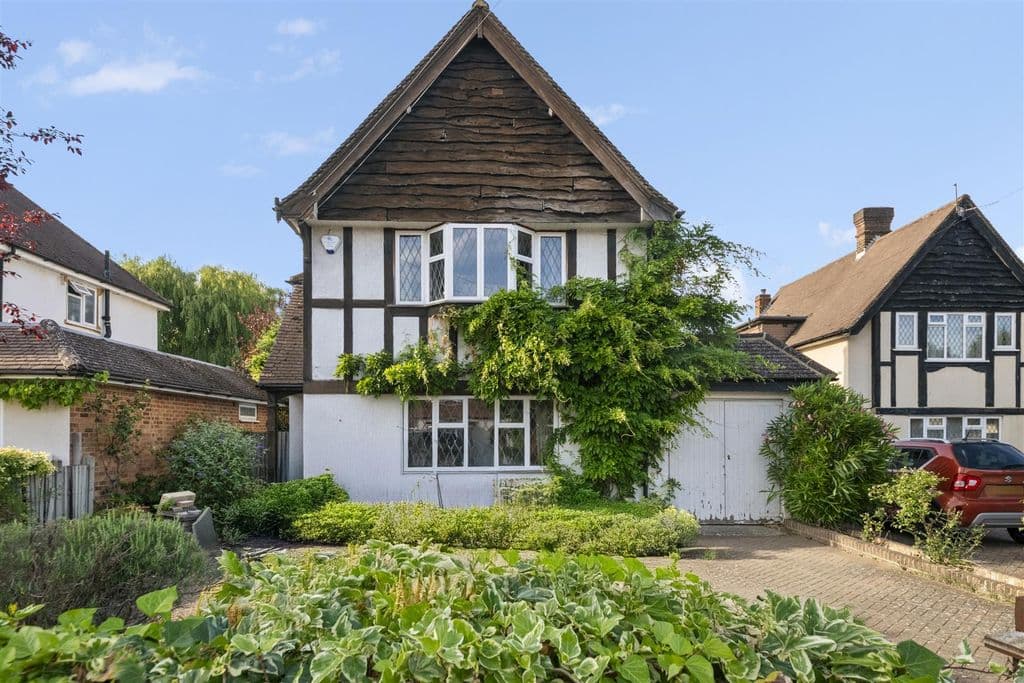 View property at Tudor Way, Uxbridge UB10
