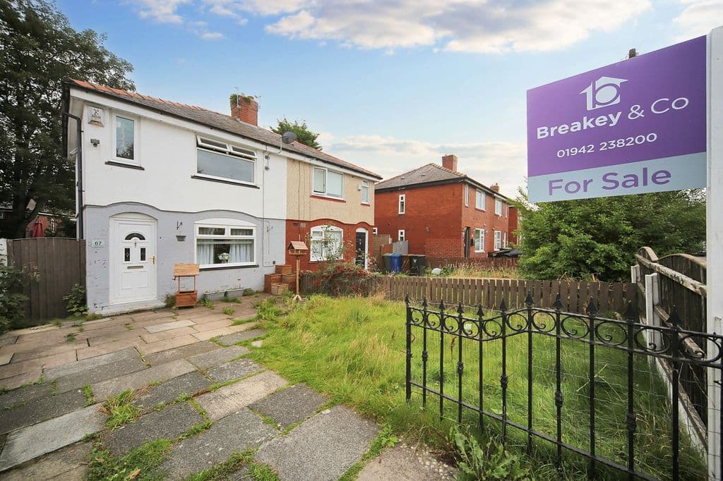View property at Ridyard Street, Wigan WN5