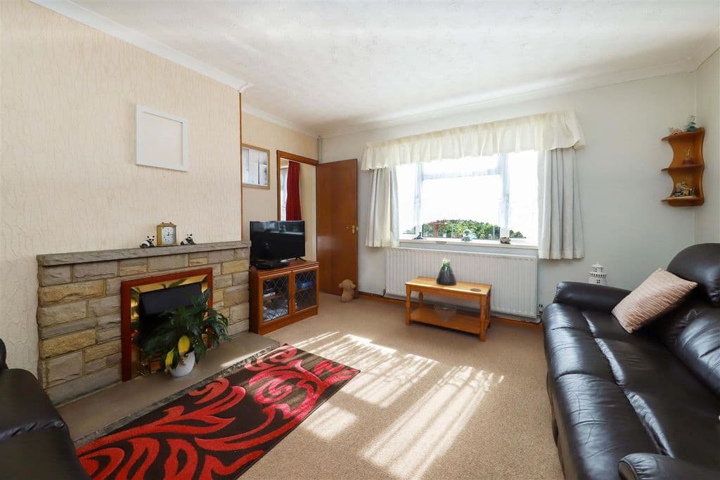 Abbotts Close, Uxbridge UB8 - Image 2