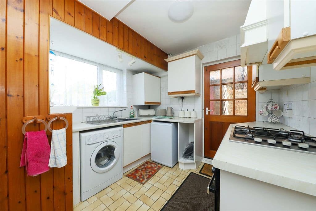 Abbotts Close, Uxbridge UB8 - Image 3