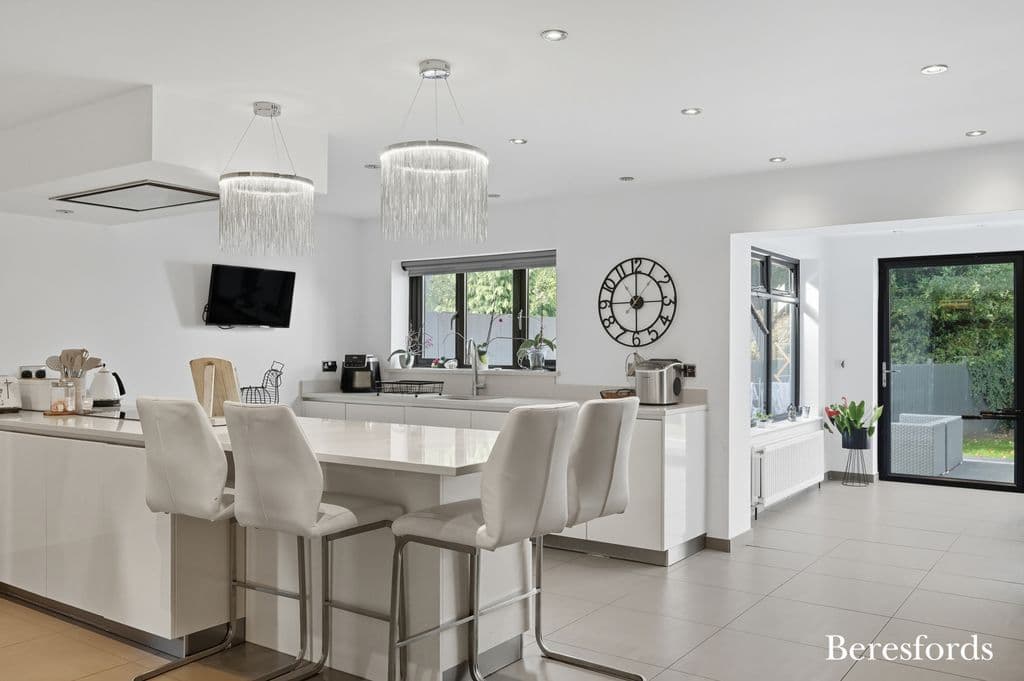 Shelley Road, Hutton CM13 - Image 2