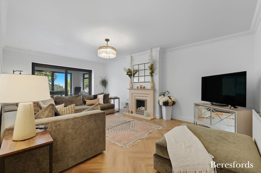 Shelley Road, Hutton CM13 - Image 3