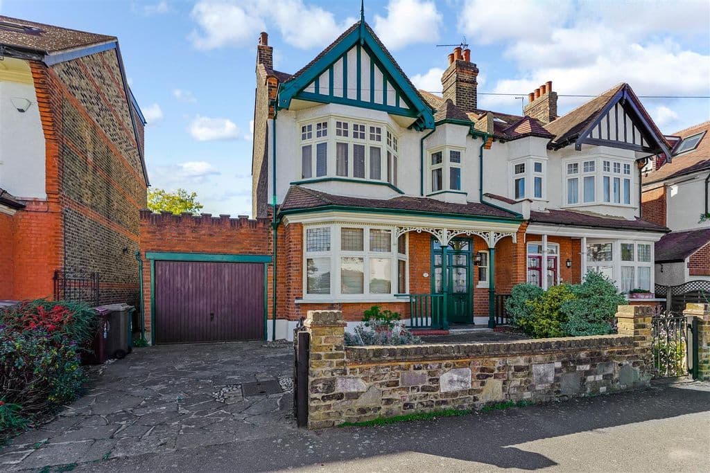 View property at Gordon Road, North Chingford E4