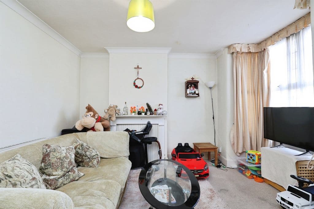 Banbury Street, Watford WD18 - Image 2