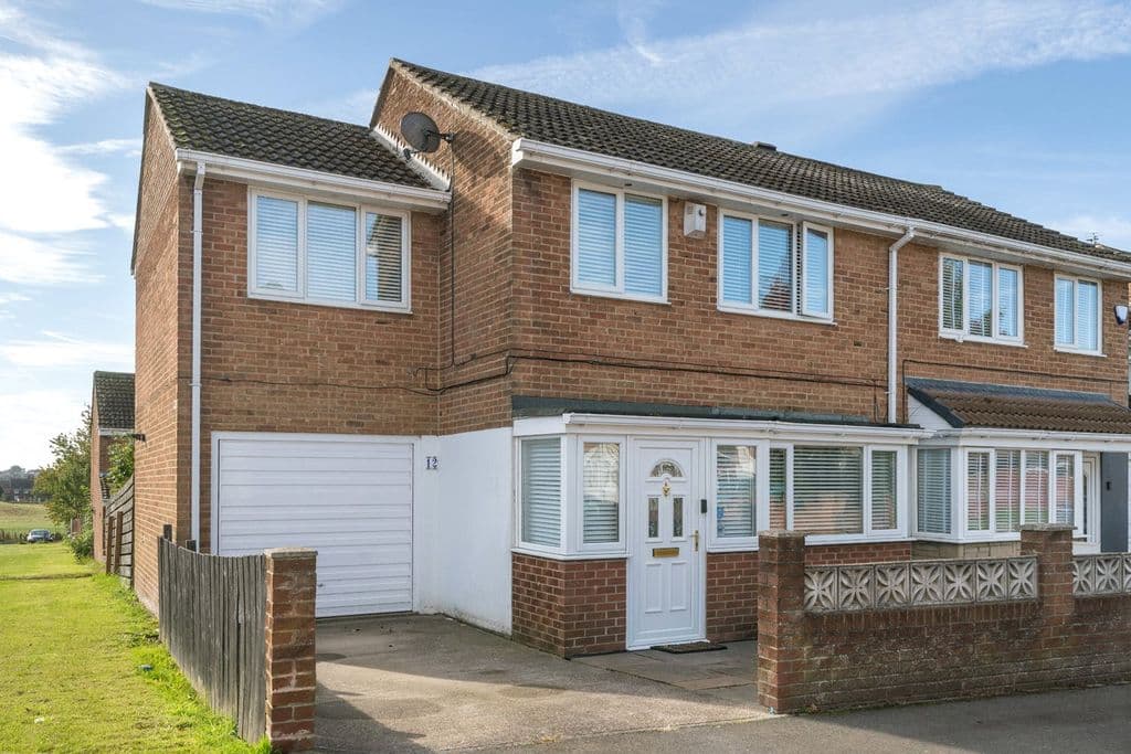 Antrim Close, Newcastle Upon Tyne, Tyne And Wear NE5 - Image 1